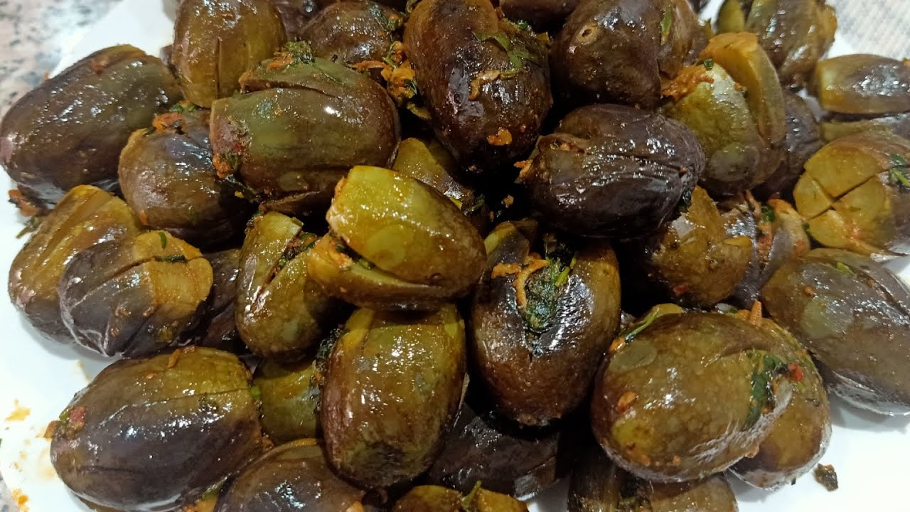 مقبلة بالدنجال  البلدي خطيرة المذاق  بالكركاع والشرمولة تيبقي مدة طويلة في الثلاجة.