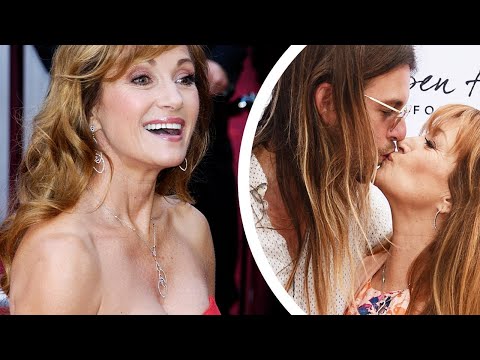 Video: 67-xyoo-laus Actress Jane Seymour Ntaus Nws Li Kev Hluas