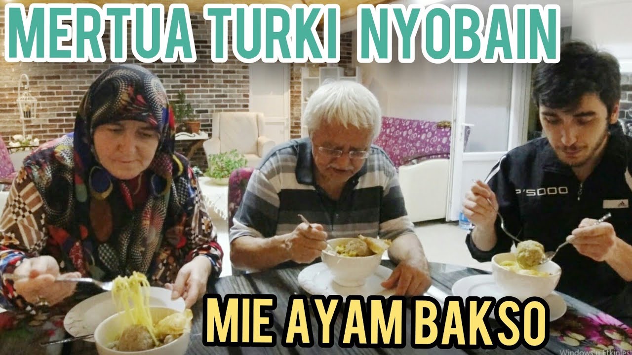 MERTUA TURKI NYOBAIN BAKSO, BINGUNG KOK BAKSO ISI TELUR :D