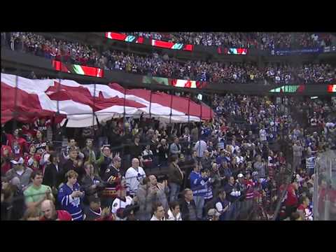 Jennifer Botterill, Scott Moir and Tessa Virtue dr...