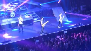 Video thumbnail of "Uptown Funk/Seven Nation Army/Shake It Off Mashup The Vamps"