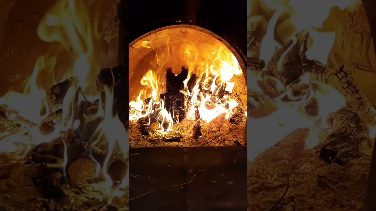 Отдохни у костра. Relax by the fire.