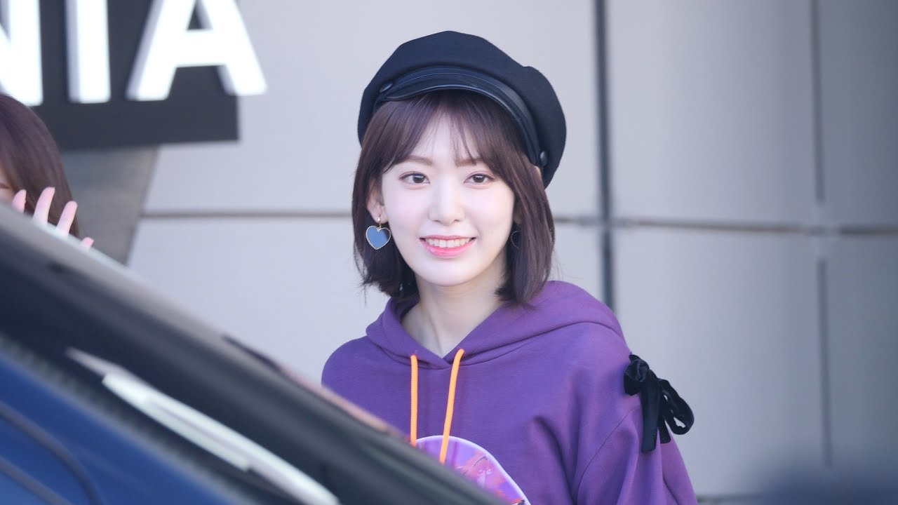 181018 아이즈원 (IZ*ONE) 헤라서울패션위크 퇴근길 [미야와키 사쿠라,이가은] みやわきさくら 직캠 Fancam (동대문ddp) by Mera