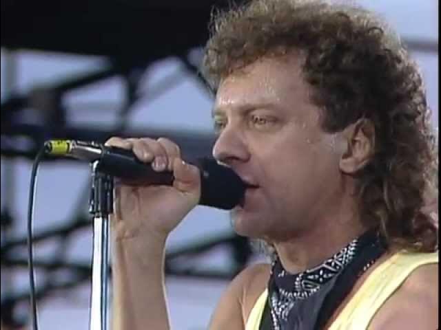 Foreigner - I Want To Know What Love Is (Live at Farm Aid 1985)