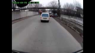 Алматы. Обгон по обочине и последствия таких обгонов 20150225 0856