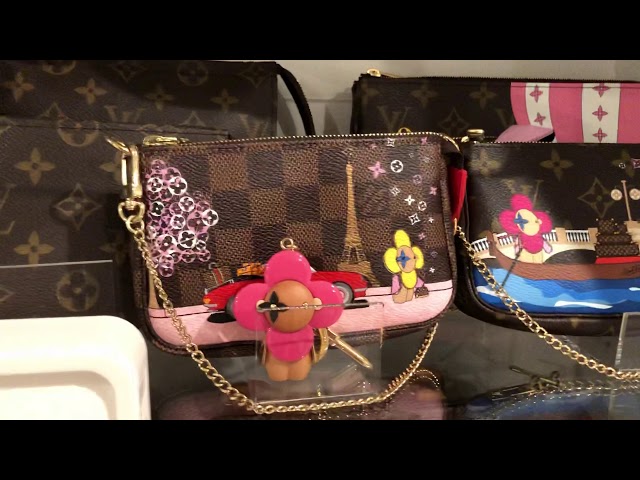 Louis Vuitton Christmas Animation Double Zip Pochette Bag - BOPF