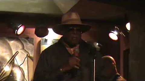 Howlin' Wolf - Little Red Rooster (a COVER Blues s...