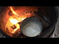 Cum se face un BALMOȘ la ceaun făcut direct pe cărbuni?! La stâna d-lui Bohotici - video 2021