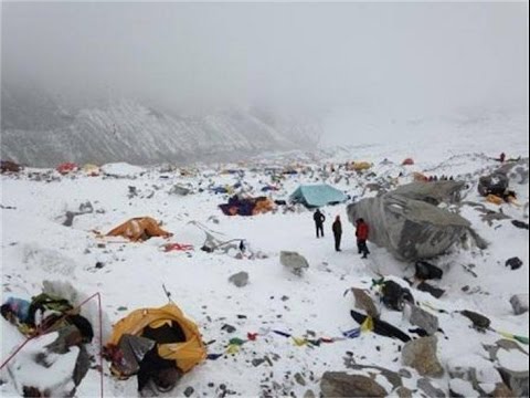 Vídeo: Los Ovnis Vuelan Sobre El Everest - Vista Alternativa