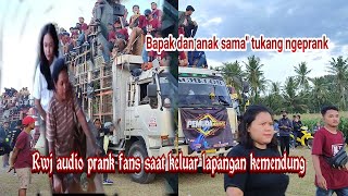 Kebiasaan Bapak Dan Anak Sama tukang Ngeprank Fansrwj Keluar Lapangan Langsung Prank Fans