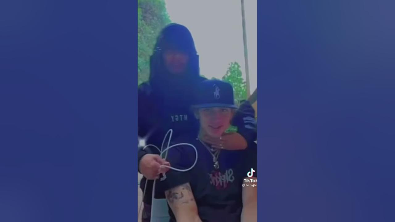 Kio Cyr and Vinnie Hacker Choking and kissing eachother YouTube