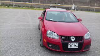 Girl learning how to drive manual transmission (Jetta MK5) 2.0T