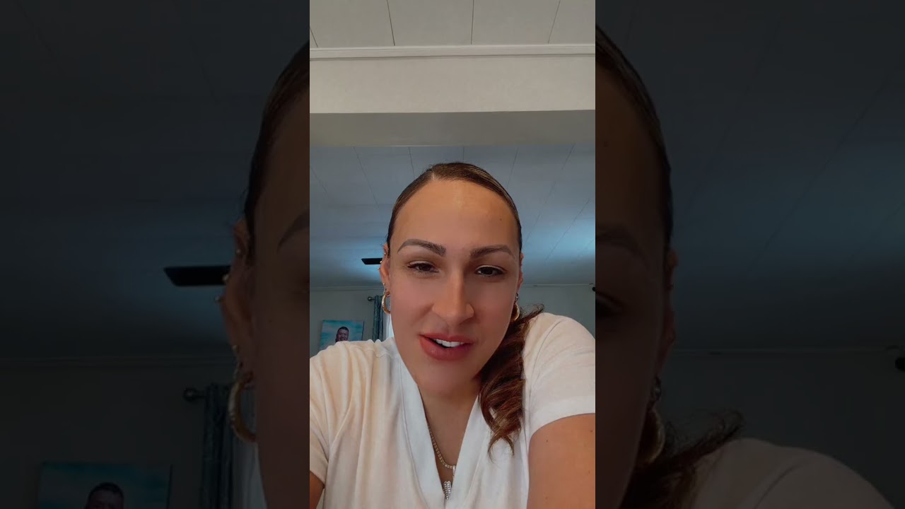 Melly Xoxo в прямом эфире в Instagram