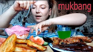 видео: Mukbang. Икра сельди. Овощи. Бабочка (голова семги) горячего копчения. Картошка. Салат  картинка: Mukbang. Икра сельди. Овощи. Бабочка (голова семги) горячего копчения. Картошка. Салат