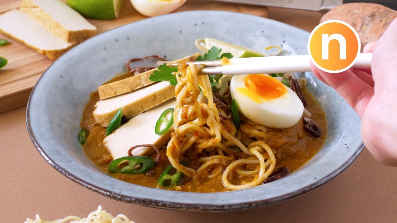 Mee Rebus | Noodles in Sweet Potato Sauce | Mi Kuah [Nyonya Cooking]