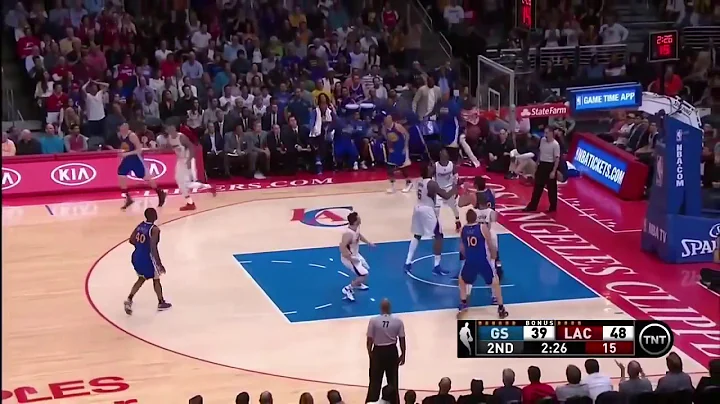 Stephen Curry Fakes Out Chris Paul
