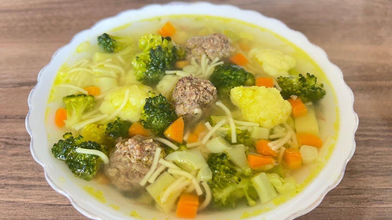 СУП ИЗ БРОККОЛИ С ФРИКАДЕЛЬКАМИ