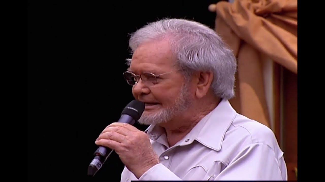 Hank Locklin sings "Send Me the Pillow You Dream On" - YouTube
