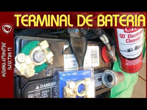 Video: ¿Cómo se quitan los terminales de la batería de un automóvil?