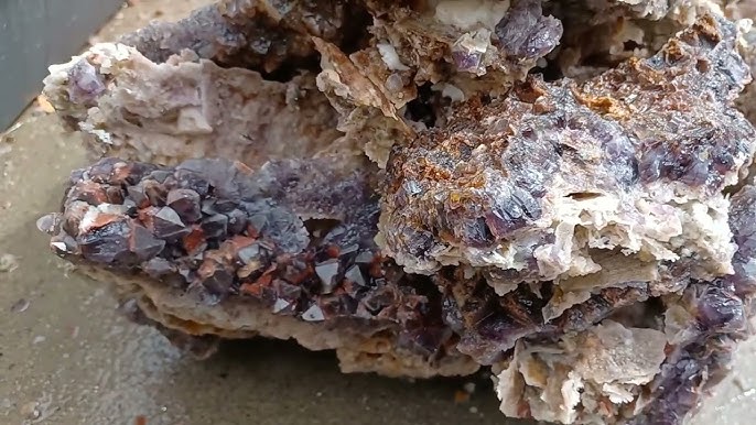 Iron out for cleaning quartz crystals #hansencreek #amethyst #scepter