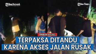 Damaged Road Forces Tonrong Sinjai Residents to Be Carried to the Community Health Center on Stre... screenshot 4