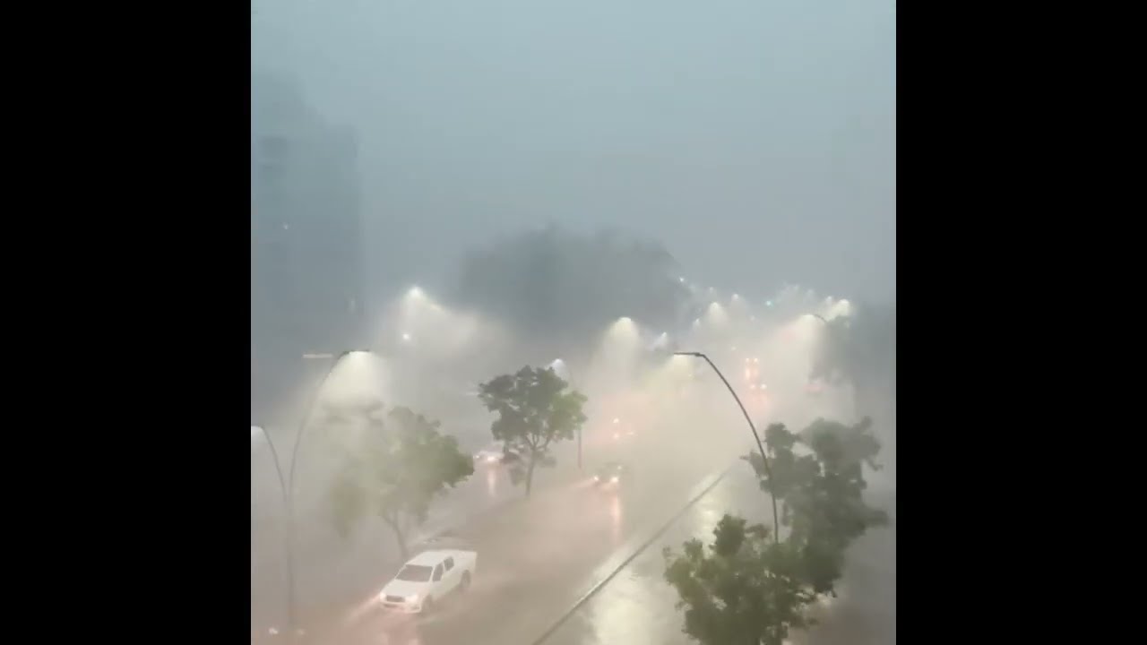 Chaos in Rosario ! non stop rain storm makes havoc in Rosario, Argentina