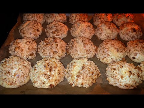 Video: Dmbëlsirë E ëmbël: Si Të Gatuajmë Mollë Të Pjekur Me Salcë Hikërror Dhe Borzilok