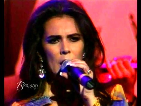 Watch the video for La diferencia