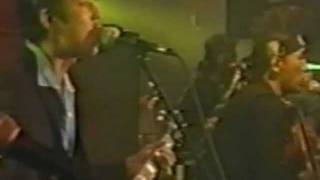 The Vincents Daisy Has A Diamond Ring