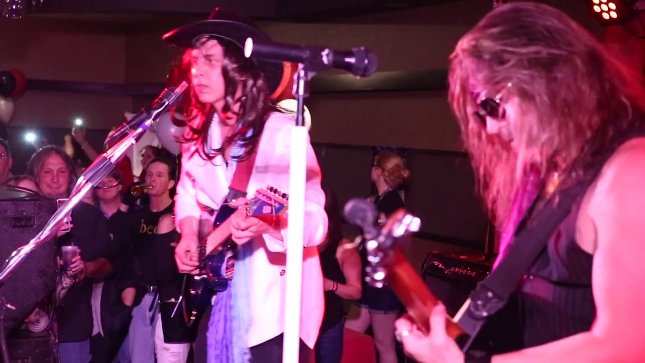 7800 FAHRENHEIT  Dead or Alive