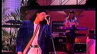 Caifanes - Amárrate a una escoba y vuela lejos(en vivo, La Movida, 1990) chords