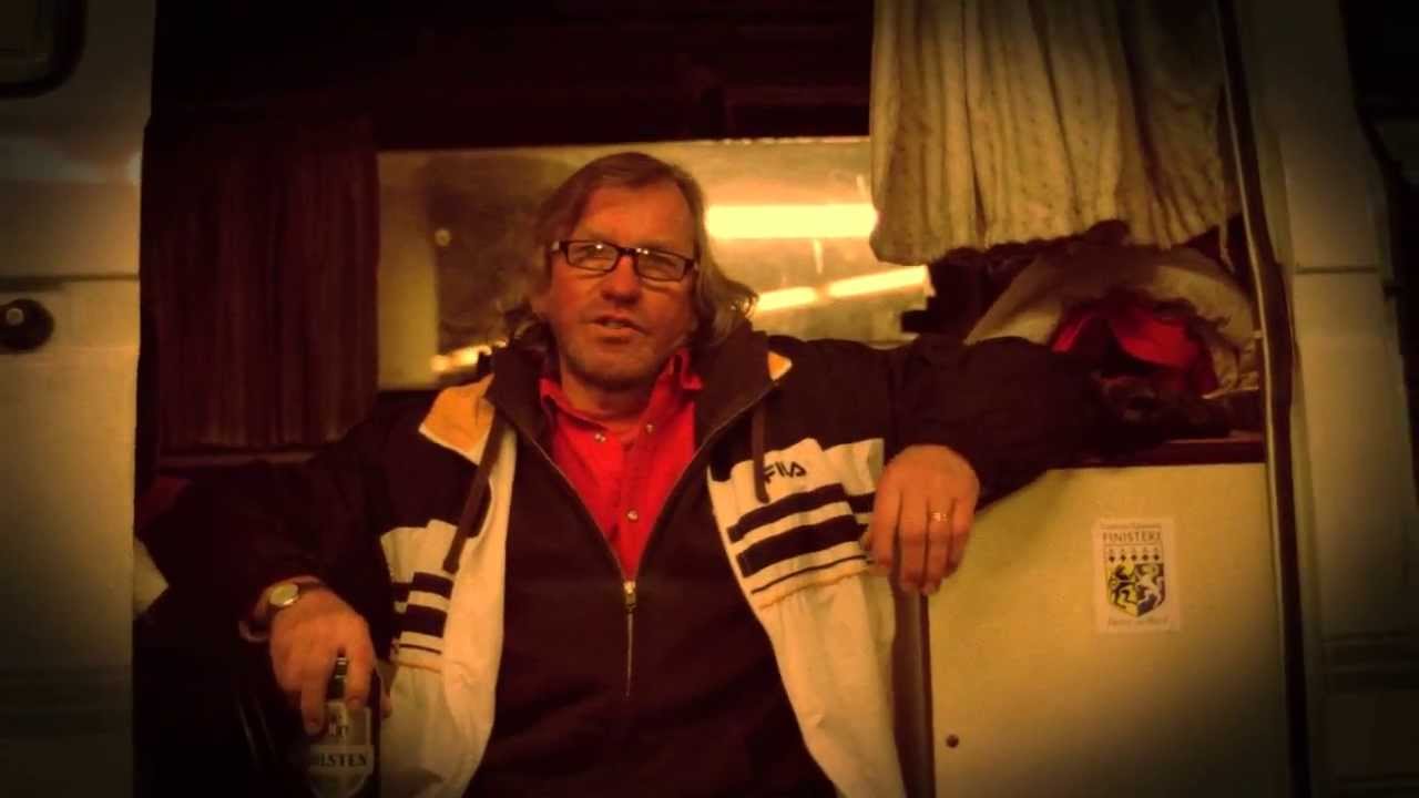 ROYAL FAMILY // NICHT EINER (Official Video)