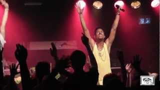 Ahzumjot - Hauskindfrau &amp; Nicht viel