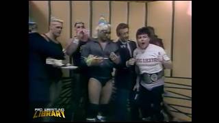 Jerry Lawler Is GONE &amp; Bill Dundee Throws A Party - Sting &amp; Ultimate Warrior In Hats &amp; Noisemakers!