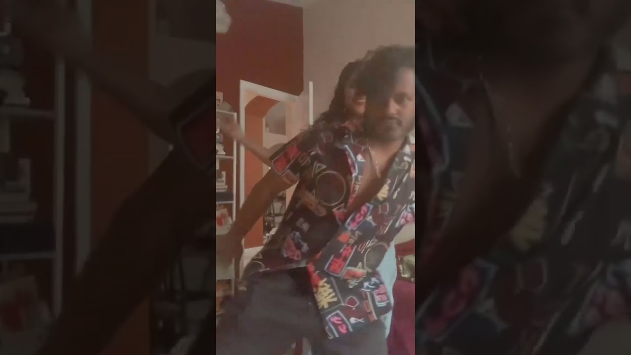 A fashionable moment