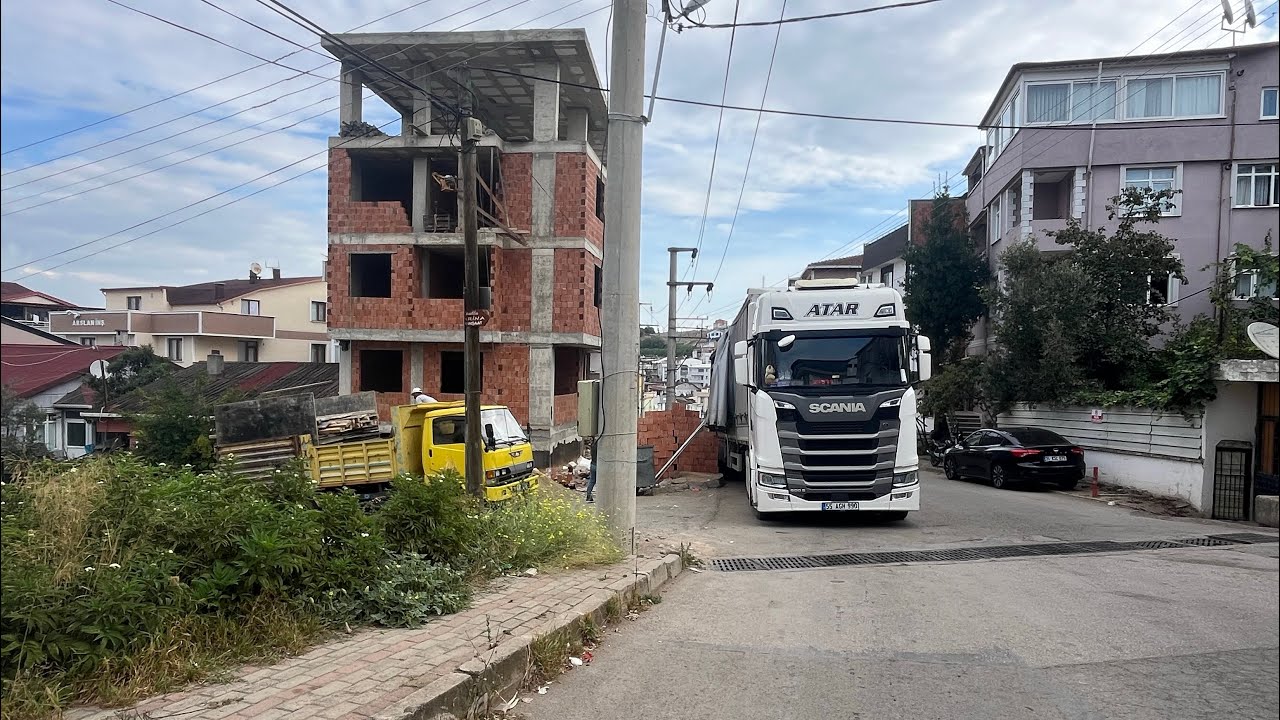 TUĞLA SERVİSİ YAPIYORUZ BUGÜNKİ İŞİMİZ TUGLA DAĞITMAK İLK YER GÜZEL BAKALIM İKİNCİ YER NASIL