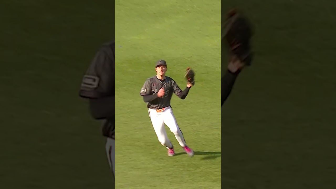 WHAT A THROW BY CARSON BENGE 🤯 #baseball #sports #highlights #newyork