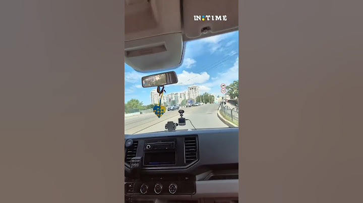 Пішоходи ніби з іншої планети, а водіям респект, за те що пропускають швидку в Харкові.