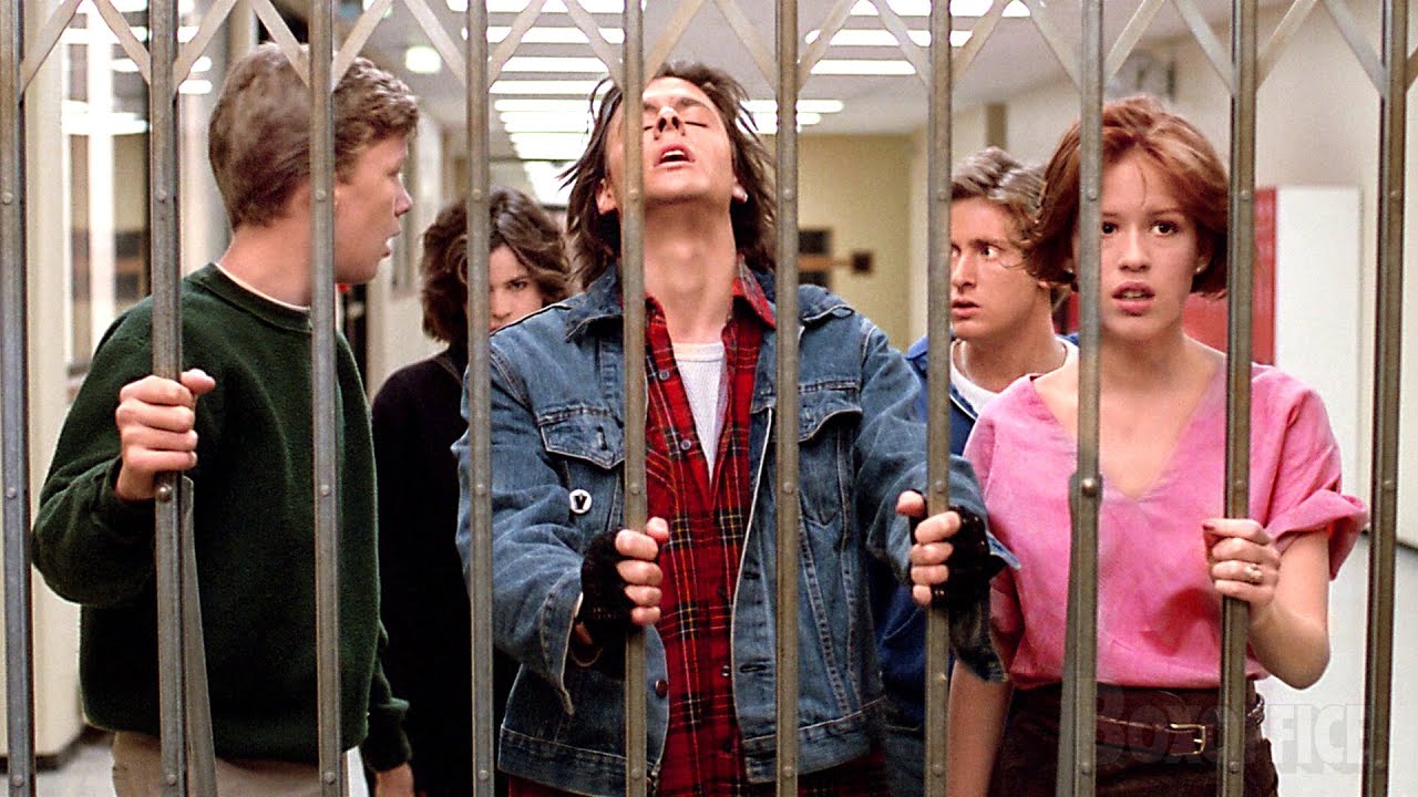Poursuite dans le hall | Breakfast Club | Extrait VF - YouTube
