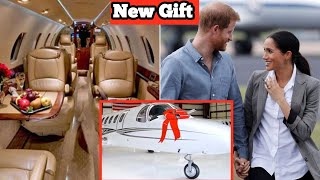 Meghan Markle Gifts Prince Harry A $70m Private Jet For Him To Stay Away From His Family.