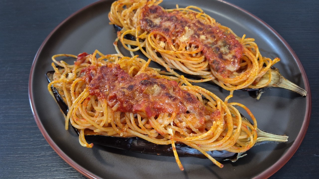 Spaghetti in barchette di melanzane