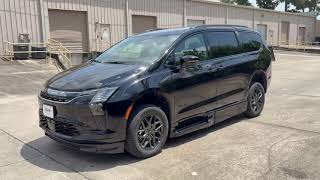2027 BraunAbility Chrysler Pacifica Wheelchair Van #VR557534