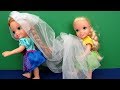Gambar cover Wedding VEIL problem ! Elsa and Anna toddlers - beautiful gown - dress up mess