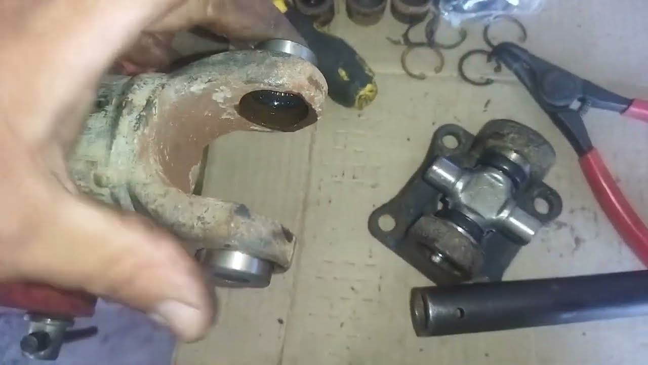 Troca cruzeta Effa Towner Jr.