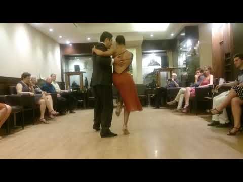 Verónica Rue y Pablo Martinez. Exhibicion Tango Argentino