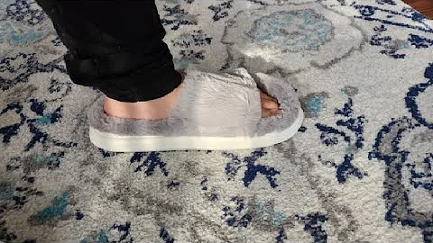 Womens Fuzzy House Slippers Winter Warm Scuff Slipper Review, Very soft furry slippers