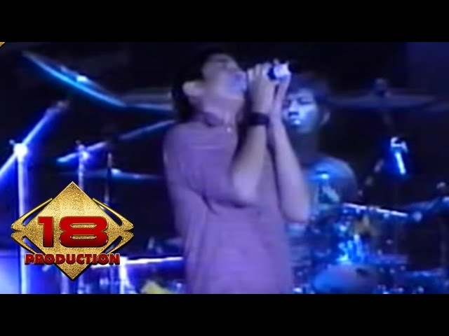 Ungu - Jika Itu Yang Terbaik (Live Konser Bali 27 April 2006) class=