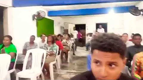 pastora Ana espinal predicando en Quisquella , con...