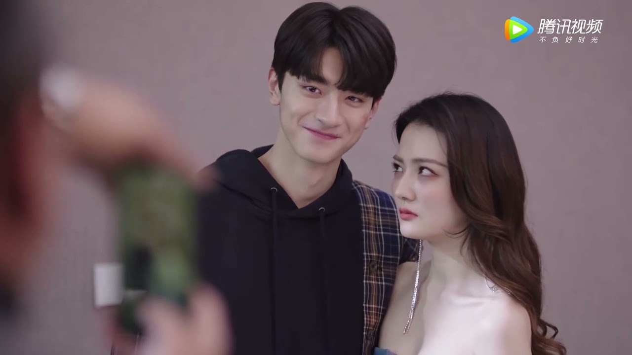 Taking Senior Girlfreind to meet his dad, Younger Boyfriend turned into a bad boy | Love Scenery 🌂