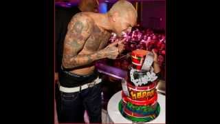 Rihanna ft. Chris Brown - Birthday Cake Remix Clean(Lyrics) Resimi